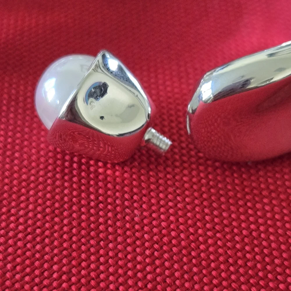 Uno De 50 • Silver Cuff Bracelet with Pearl Accents